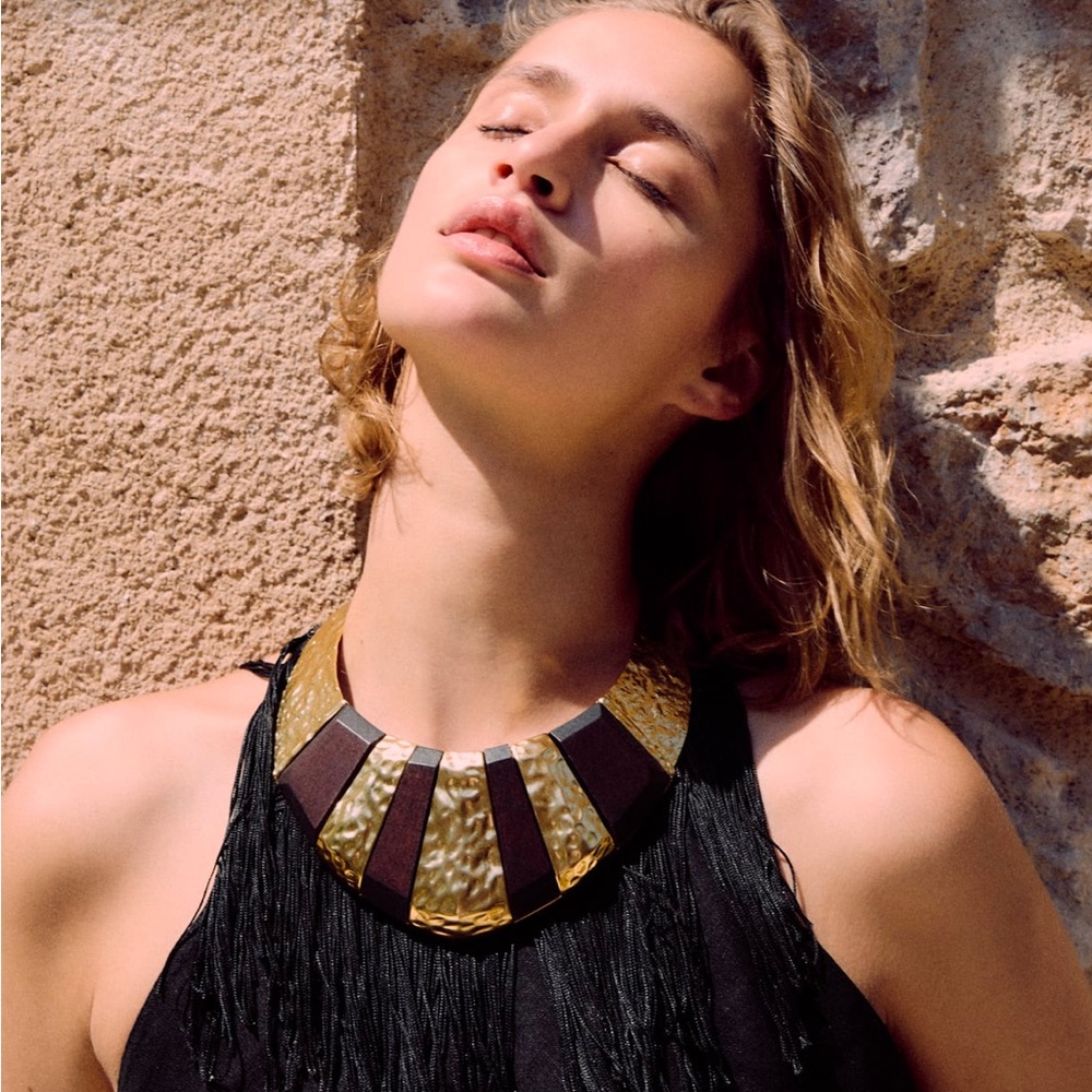 Zara limited edition large wood necklace you cannot miss